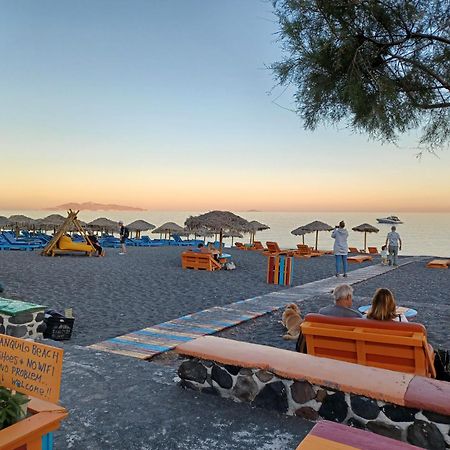 Located By The Sea One Beachfront Private Captain Lazaros Pool Villa With Loft In 750Sqm Spacious Private Plot-Jacuzzi-Sunrelax-Furnished Terace-Gazebo-Private Parking,Sleep 3 Adults And 2 Children, Just Steps From The Black Beach-Seaview Perissa  Exterior photo