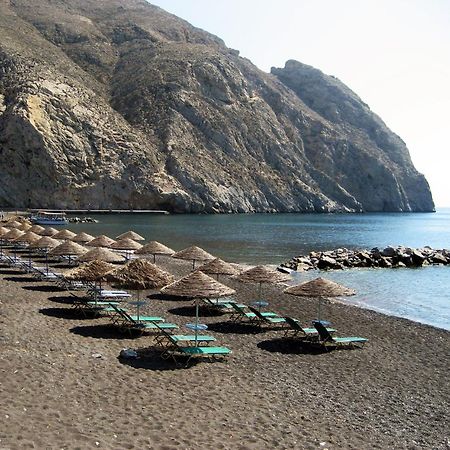 Located By The Sea One Beachfront Private Captain Lazaros Pool Villa With Loft In 750Sqm Spacious Private Plot-Jacuzzi-Sunrelax-Furnished Terace-Gazebo-Private Parking,Sleep 3 Adults And 2 Children, Just Steps From The Black Beach-Seaview Perissa  Exterior photo