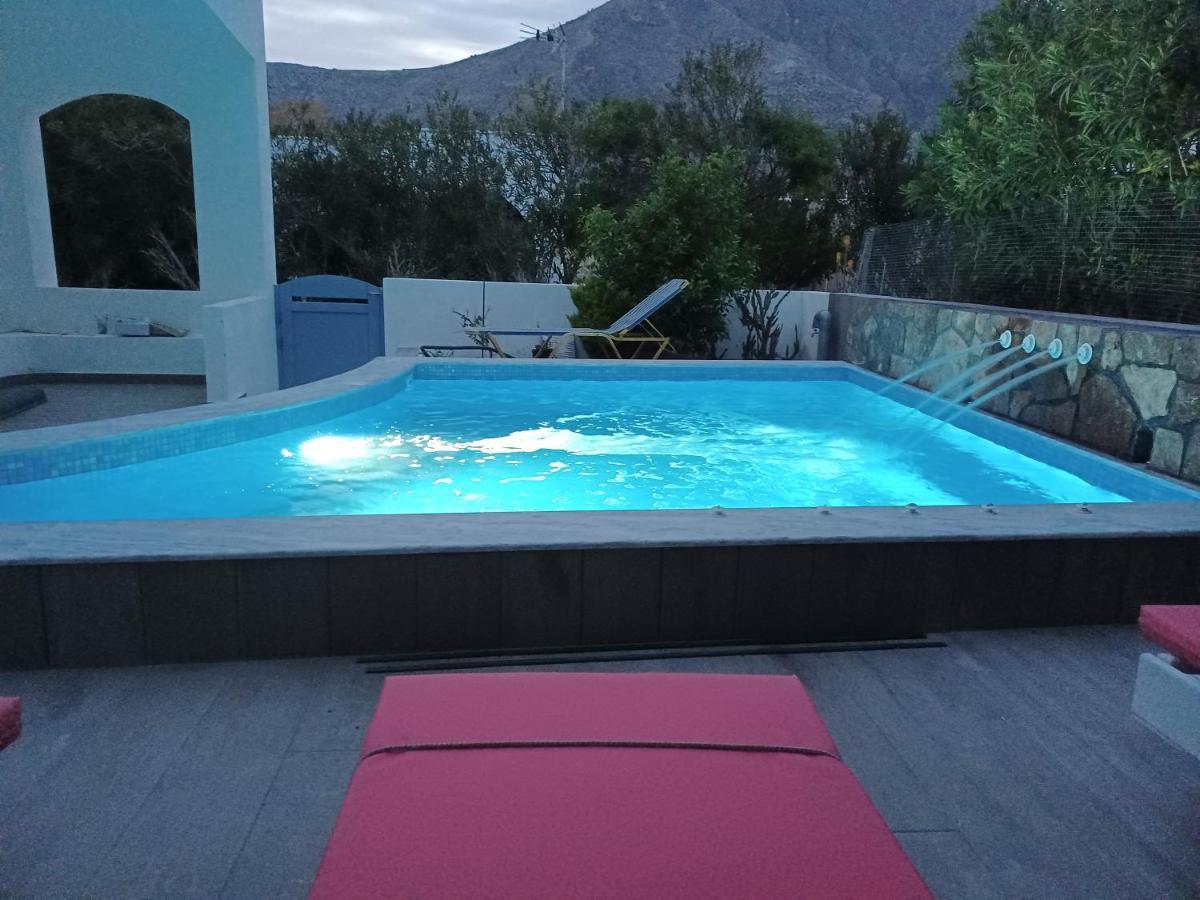 Located By The Sea One Beachfront Private Captain Lazaros Pool Villa With Loft In 750Sqm Spacious Private Plot-Jacuzzi-Sunrelax-Furnished Terace-Gazebo-Private Parking,Sleep 3 Adults And 2 Children, Just Steps From The Black Beach-Seaview Perissa  Exterior photo