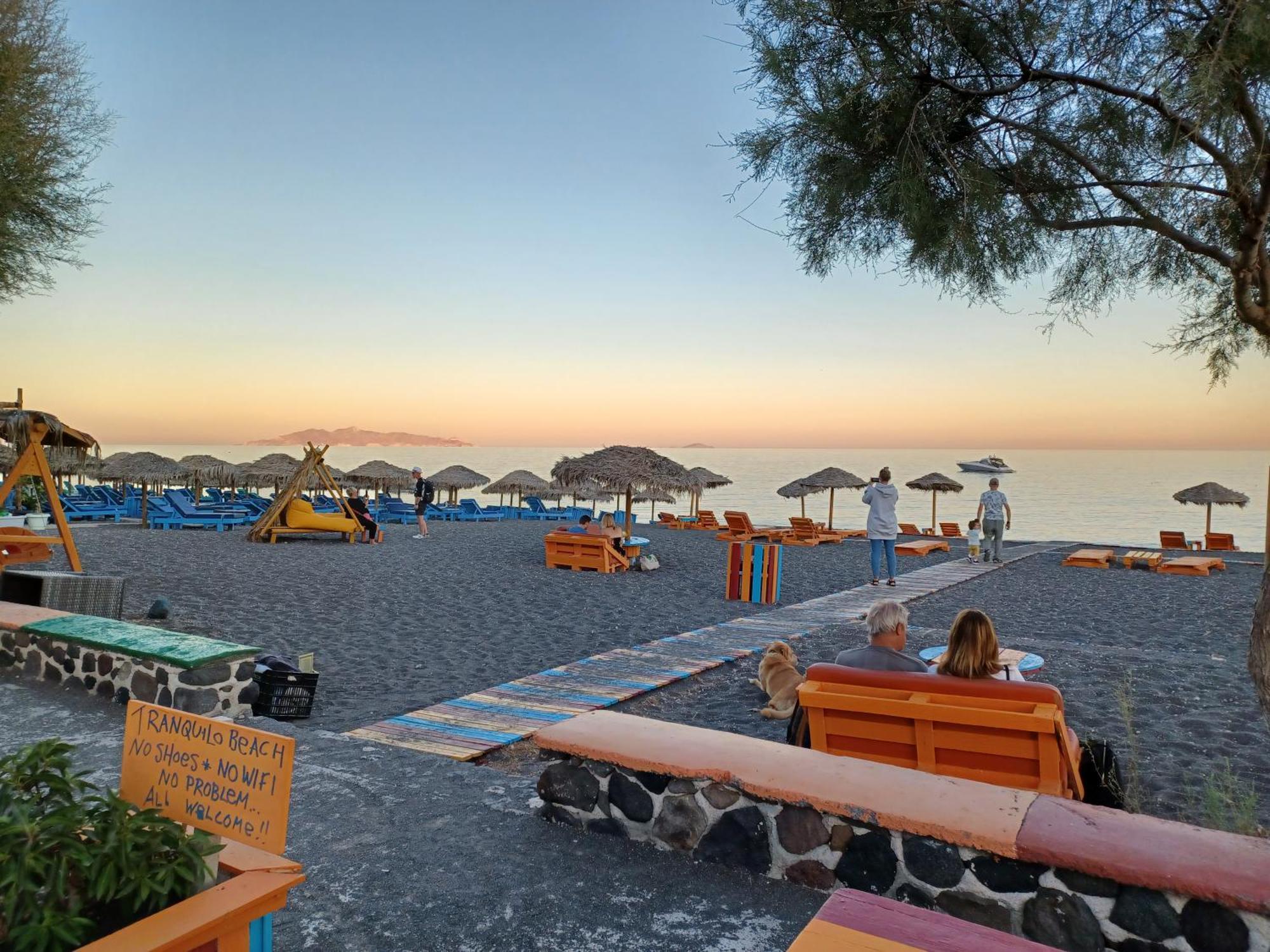 Located By The Sea One Beachfront Private Captain Lazaros Pool Villa With Loft In 750Sqm Spacious Private Plot-Jacuzzi-Sunrelax-Furnished Terace-Gazebo-Private Parking,Sleep 3 Adults And 2 Children, Just Steps From The Black Beach-Seaview Perissa  Exterior photo